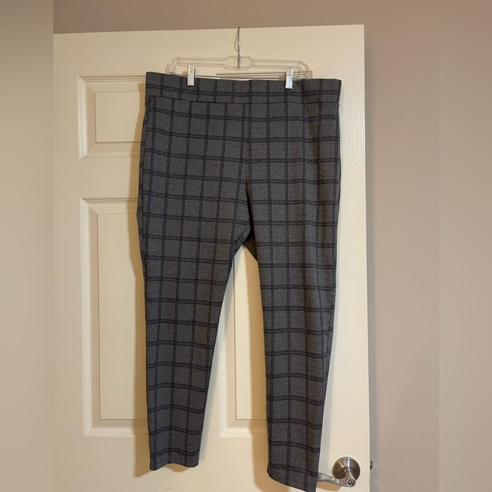 Loft women’s skinny dress pant.  Size XL